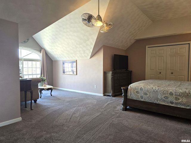 1501 GINGOTEAGUE Way, Pekin, IL 61554