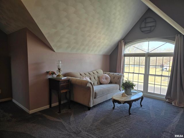 1501 GINGOTEAGUE Way, Pekin, IL 61554