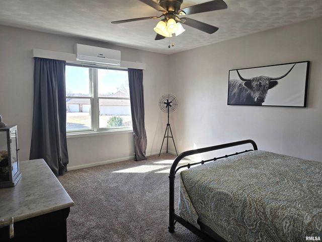 1501 GINGOTEAGUE Way, Pekin, IL 61554