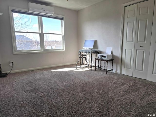 1501 GINGOTEAGUE Way, Pekin, IL 61554