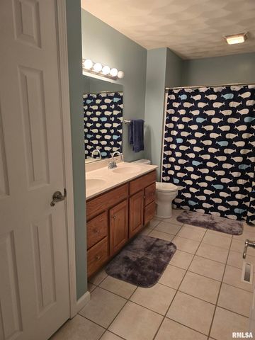 1501 GINGOTEAGUE Way, Pekin, IL 61554