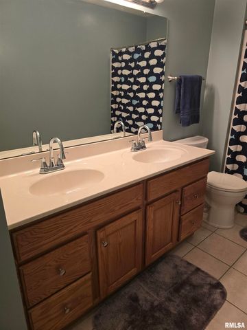 1501 GINGOTEAGUE Way, Pekin, IL 61554