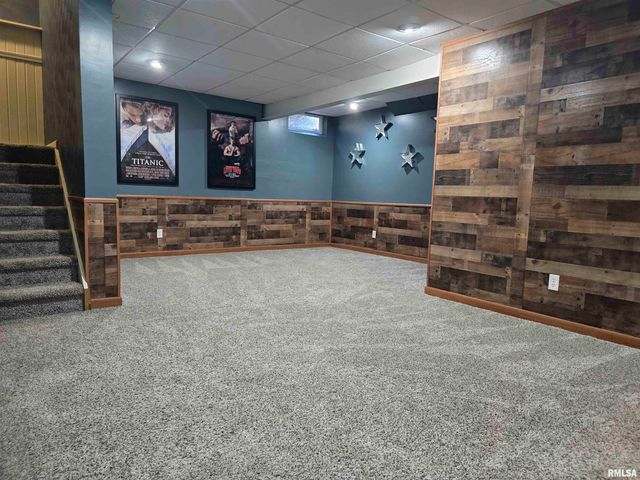 1501 GINGOTEAGUE Way, Pekin, IL 61554