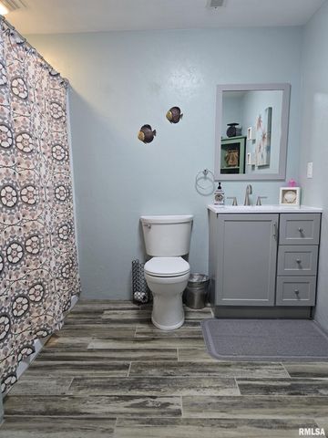 1501 GINGOTEAGUE Way, Pekin, IL 61554