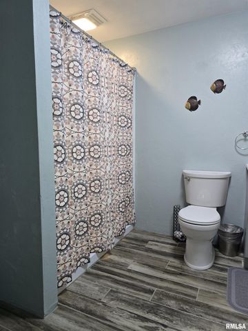 1501 GINGOTEAGUE Way, Pekin, IL 61554