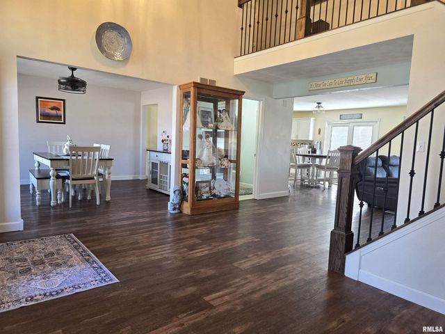 1501 GINGOTEAGUE Way, Pekin, IL 61554