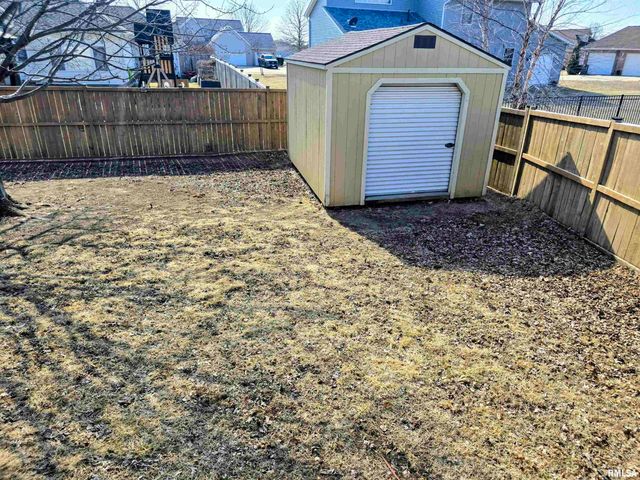 1501 GINGOTEAGUE Way, Pekin, IL 61554