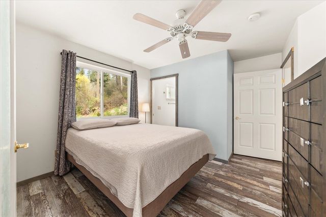 42502 N Sylvan Rd, Elk, WA 99009