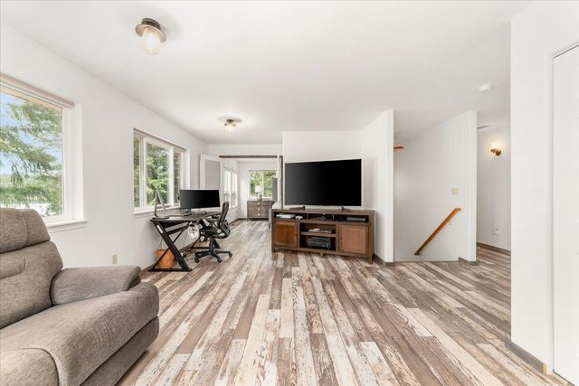 42502 N Sylvan Rd, Elk, WA 99009