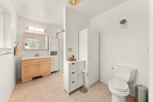 42502 N Sylvan Rd, Elk, WA 99009