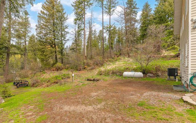 42502 N Sylvan Rd, Elk, WA 99009