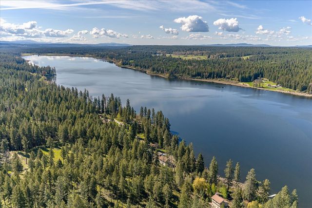42502 N Sylvan Rd, Elk, WA 99009