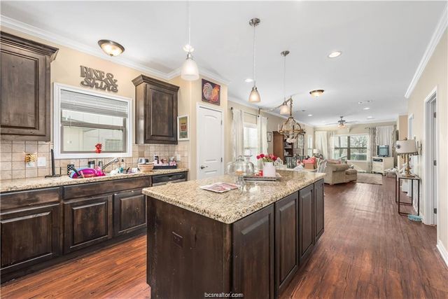 119 Fairway Drive, Bryan, TX 77801