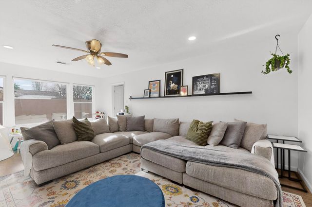 5207 Sooner Trail NW, Albuquerque, NM 87120