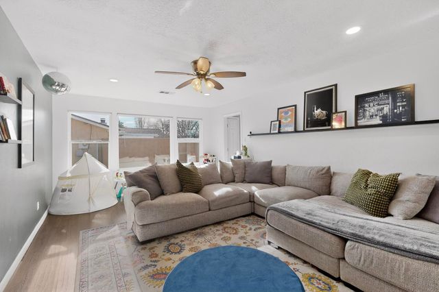 5207 Sooner Trail NW, Albuquerque, NM 87120