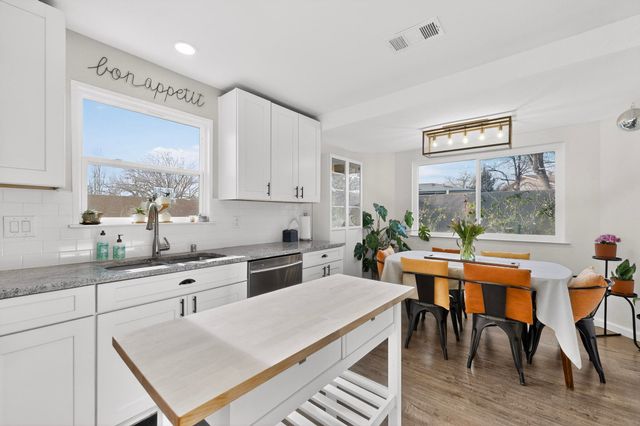 5207 Sooner Trail NW, Albuquerque, NM 87120