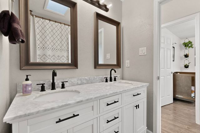 5207 Sooner Trail NW, Albuquerque, NM 87120