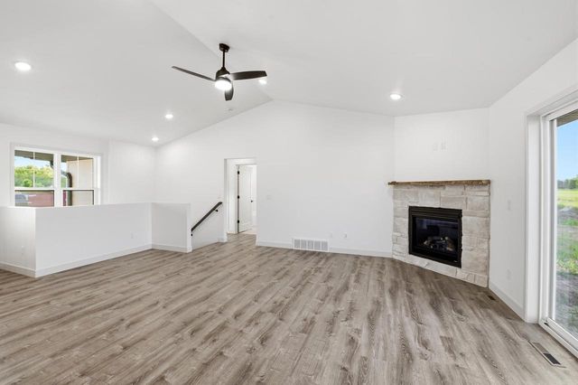 575 EMERALD ISLE COURT, Wrightstown, WI 54180