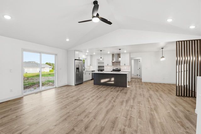 575 EMERALD ISLE COURT, Wrightstown, WI 54180