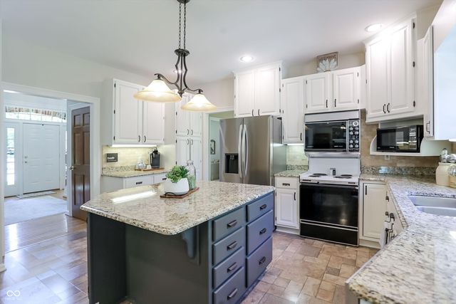 762 Arrowwood Drive, Carmel, IN 46033