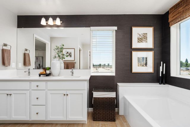 2059 N Wagon Lane, Clovis, CA 93619