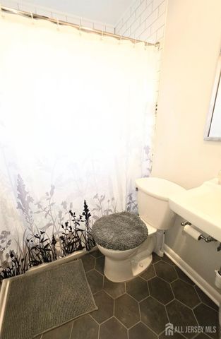 19 E 2nd Street, Port Reading, NJ 07064