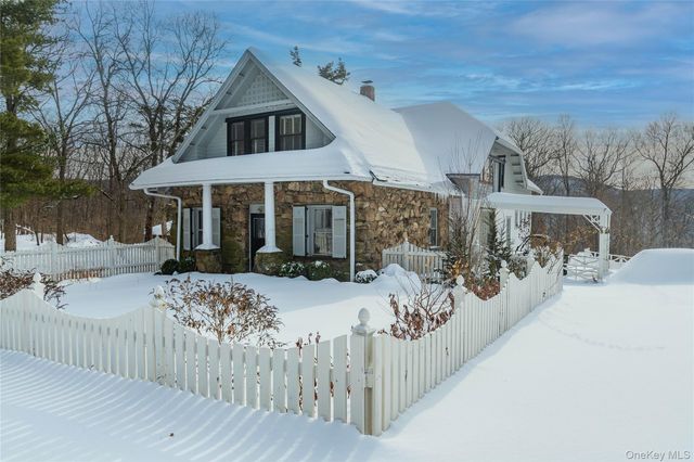 4 Sengen Lane, Cornwall On Hudson, NY 12520