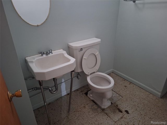 607 S Connecticut Avenue, Royal Oak, MI 48067