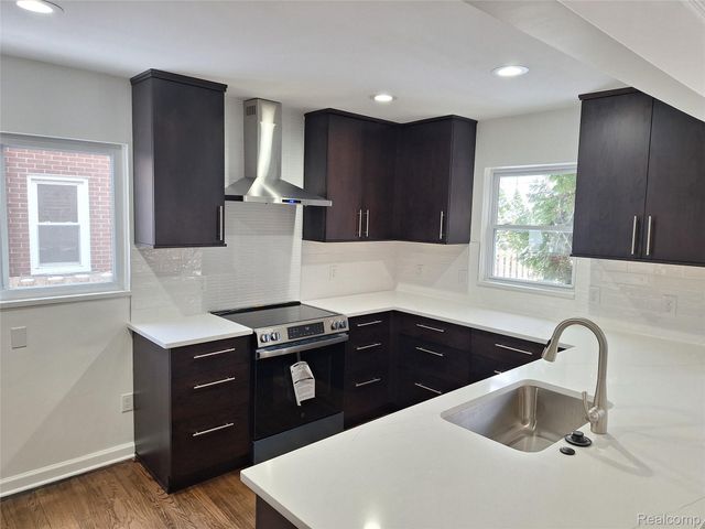 607 S Connecticut Avenue, Royal Oak, MI 48067