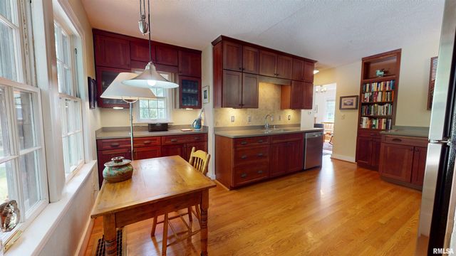 2418 N ELLORY Road, Peoria, IL 61615