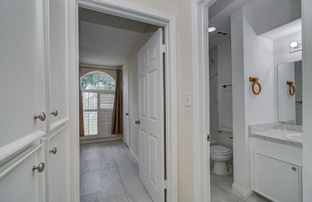 8820 Bissonnet Street, Houston, TX 77074