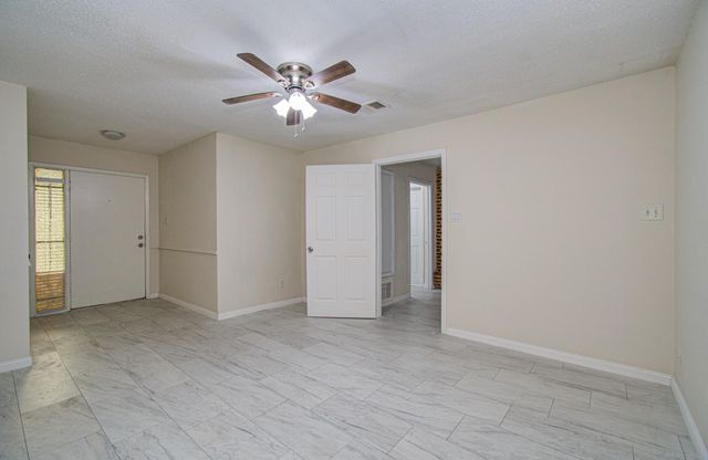 8820 Bissonnet Street, Houston, TX 77074