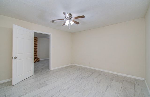 8820 Bissonnet Street, Houston, TX 77074
