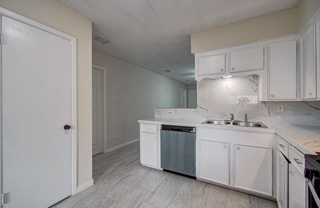 8820 Bissonnet Street, Houston, TX 77074