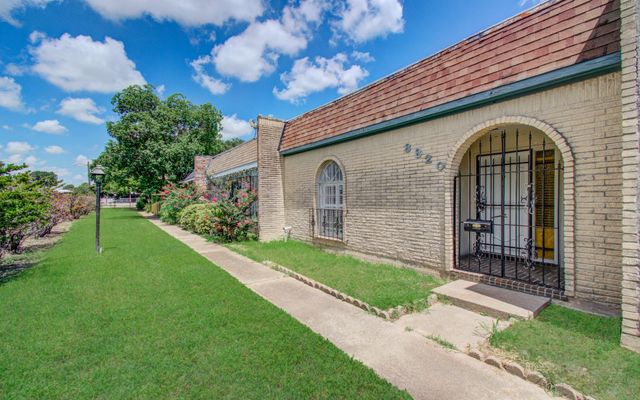 8820 Bissonnet Street, Houston, TX 77074