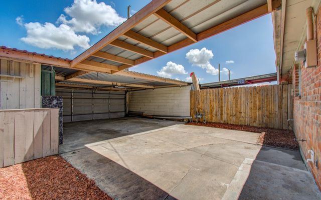 8820 Bissonnet Street, Houston, TX 77074