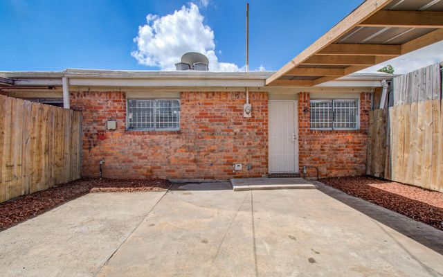 8820 Bissonnet Street, Houston, TX 77074