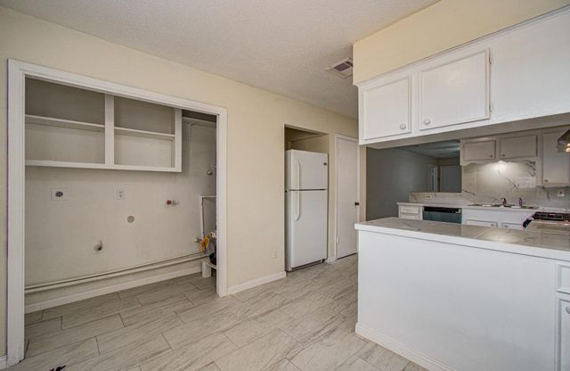 8820 Bissonnet Street, Houston, TX 77074