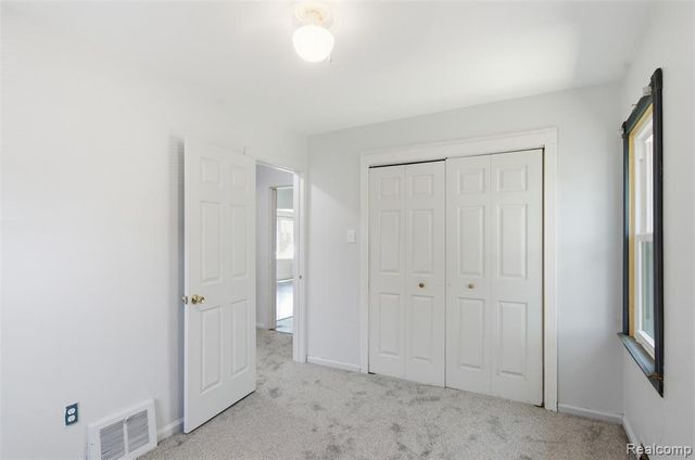 28640 Oakwood Street, Inkster, MI 48141
