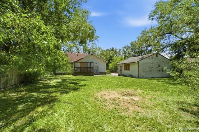 28640 Oakwood Street, Inkster, MI 48141