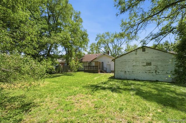 28640 Oakwood Street, Inkster, MI 48141