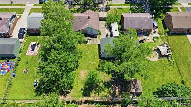 28640 Oakwood Street, Inkster, MI 48141