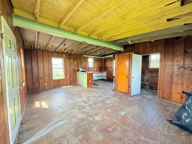 415 Treaty Drive, Surfside Beach, TX 77541