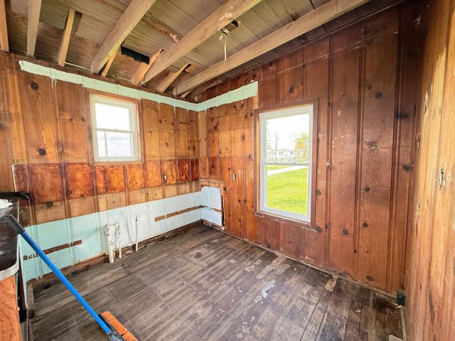 415 Treaty Drive, Surfside Beach, TX 77541