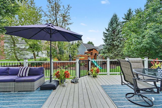 4 Mainsail Court, Third Lake, IL 60030