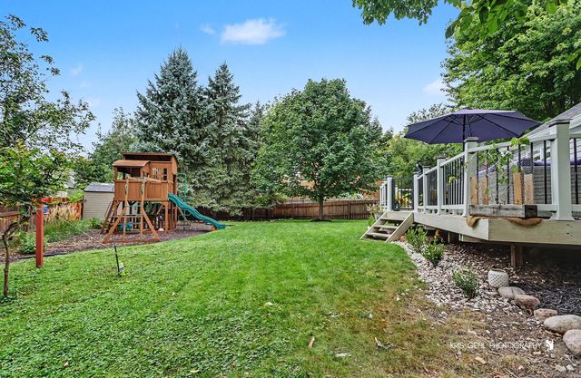 4 Mainsail Court, Third Lake, IL 60030