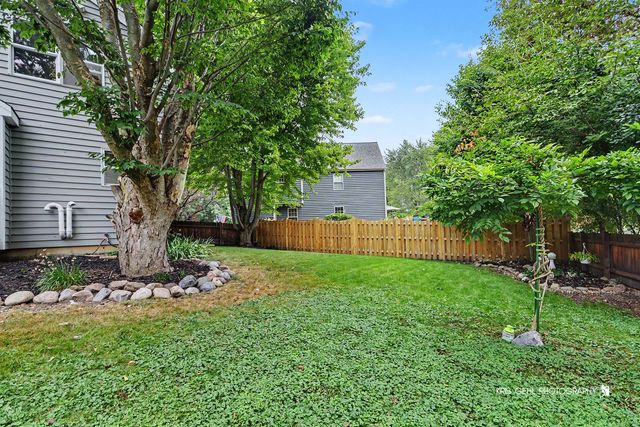 4 Mainsail Court, Third Lake, IL 60030