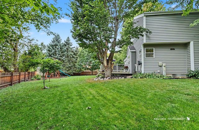 4 Mainsail Court, Third Lake, IL 60030