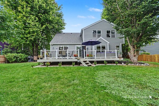 4 Mainsail Court, Third Lake, IL 60030