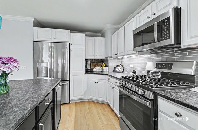 4 Mainsail Court, Third Lake, IL 60030